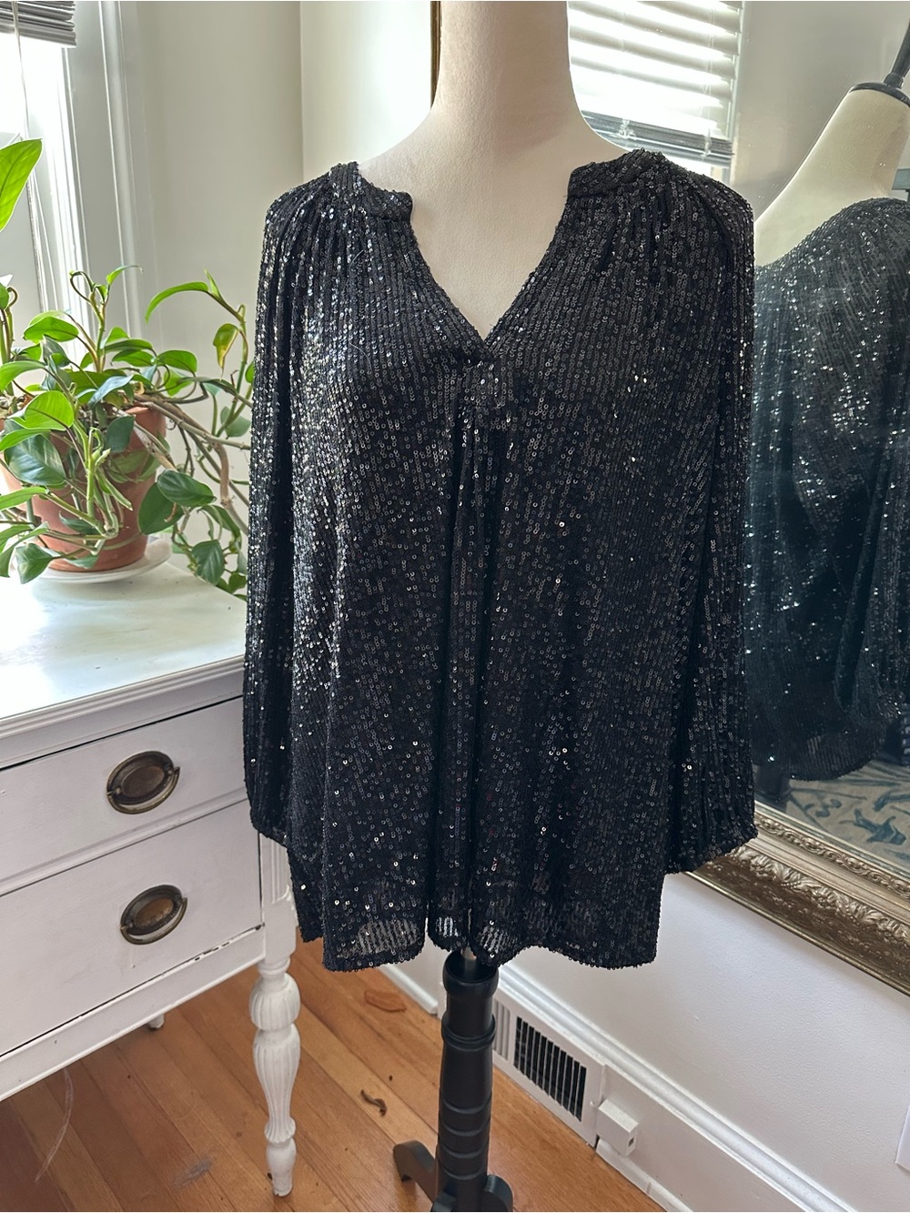 Crown & Ivy XXL sequins top sparkles dressy pullover bling party holiday black